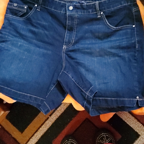 Bandolino Pants - Bandolino Jean shorts